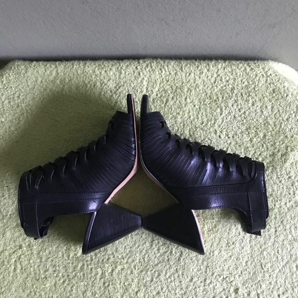 Vince Camuto Emore Black Leather Heel Sandals - Picture 9 of 9